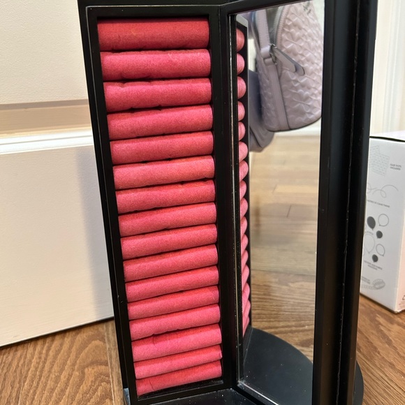 Black & Magenta Jewelry organizer three compartments Used like GOOD✨ - Picture 5 of 6